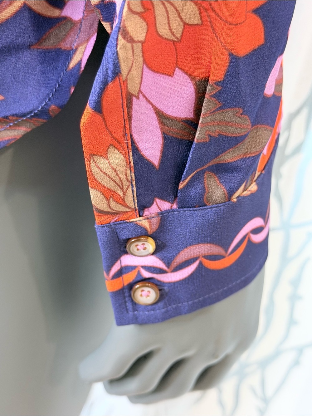 Anthropologie Maeve Paradigm Silk Buttondown Floral Blouse Navy Multi Size 8 NWT - Picture 7 of 16